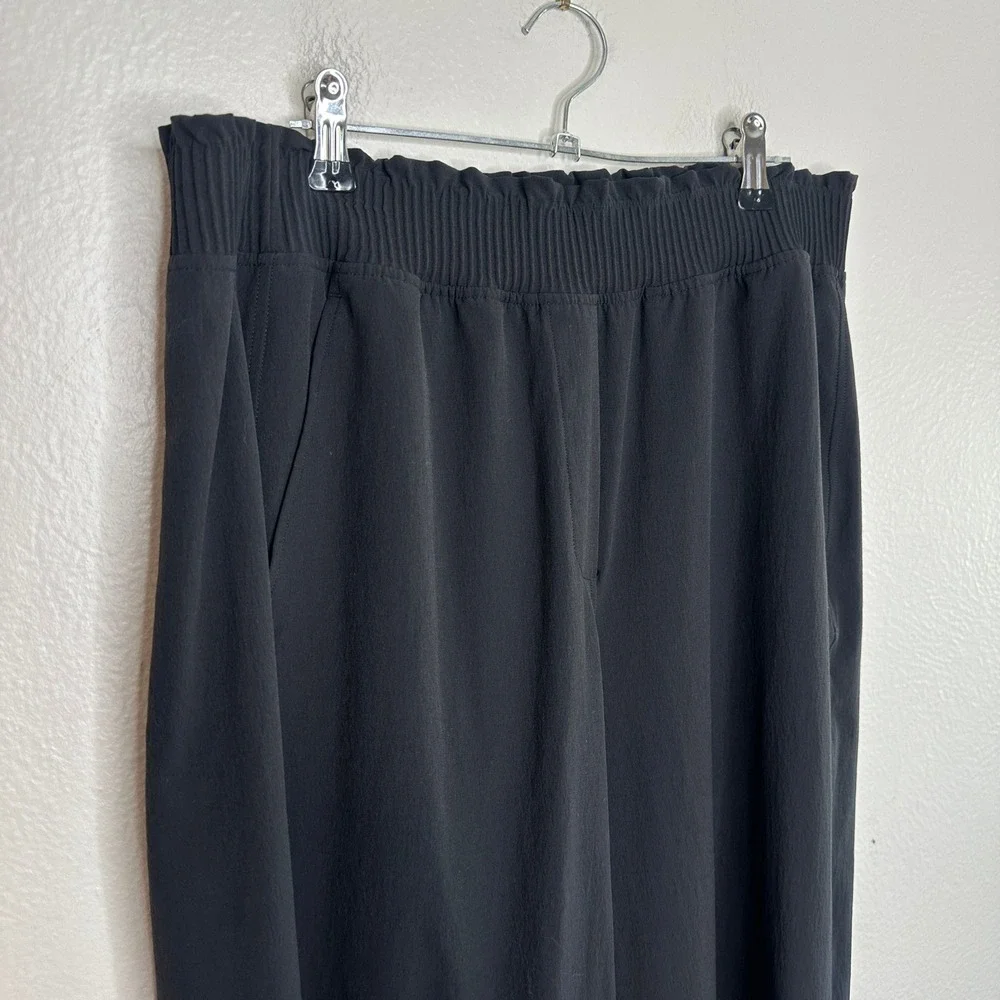 Lululemon Stretch Woven Ruffle-Waist Wide-Leg Cropped Pants Black LW6CWBS Size L
